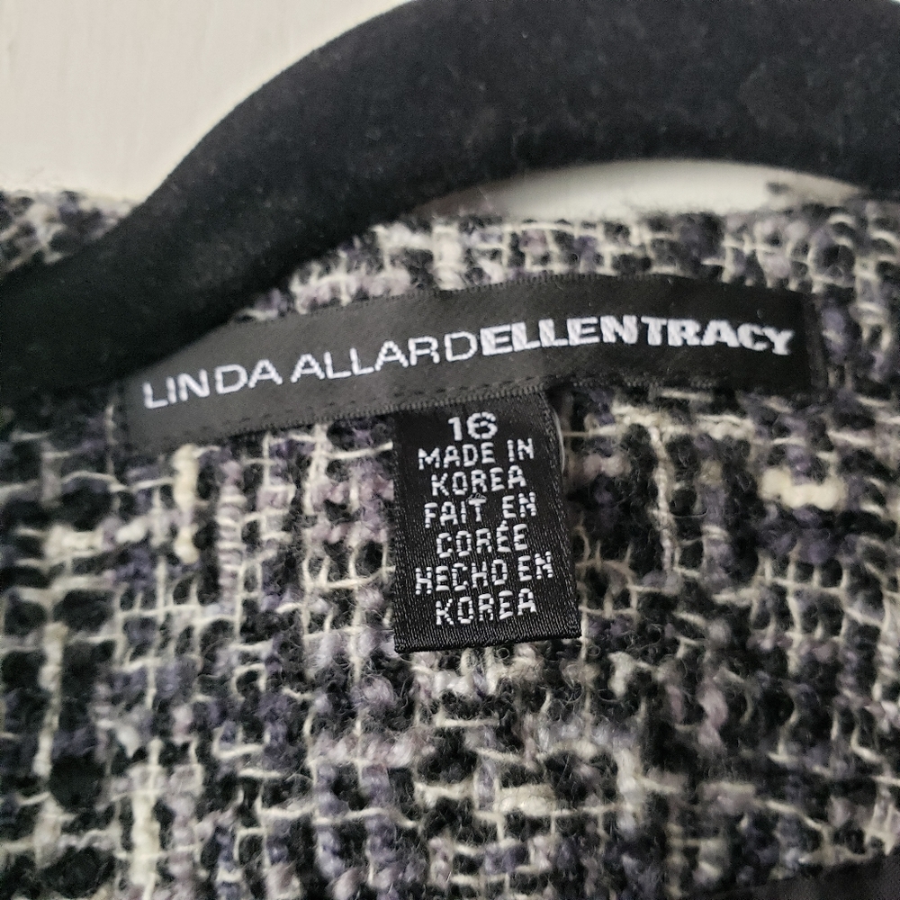 Short tweed jacket - Picture 2 of 6